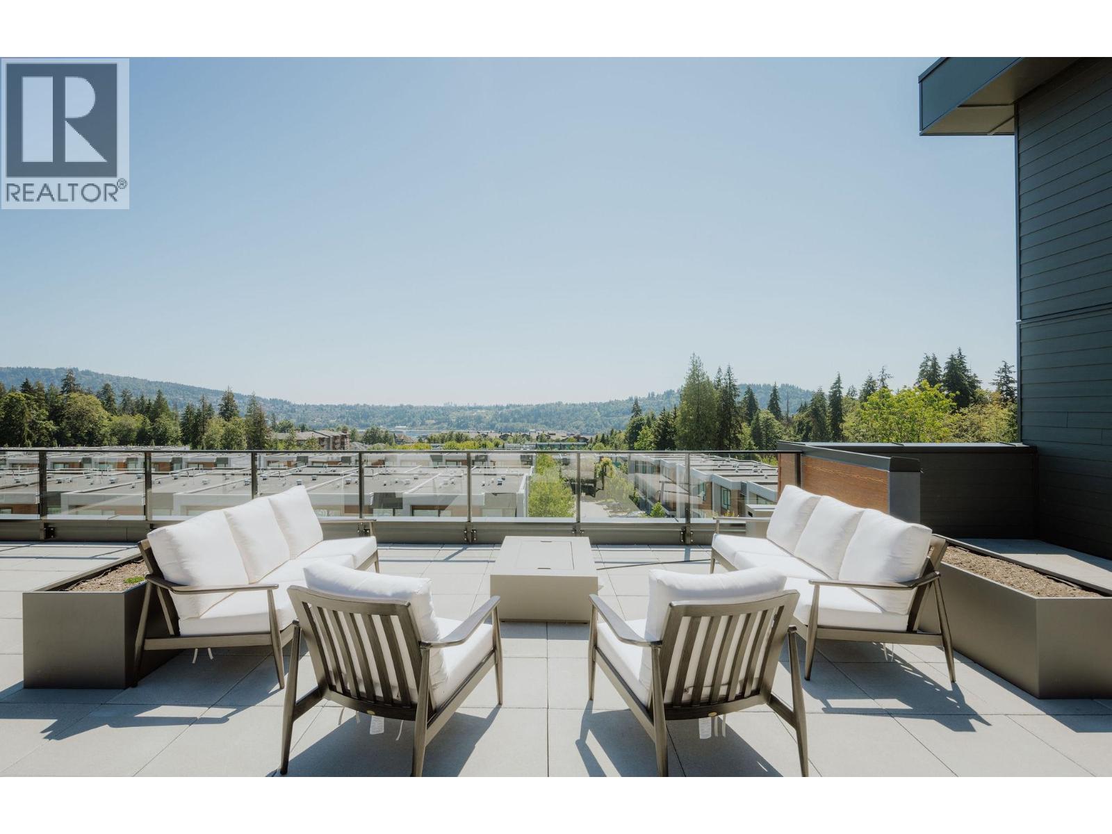 Photo 3 of 102 3594 Malsum Drive, North Vancouver BC