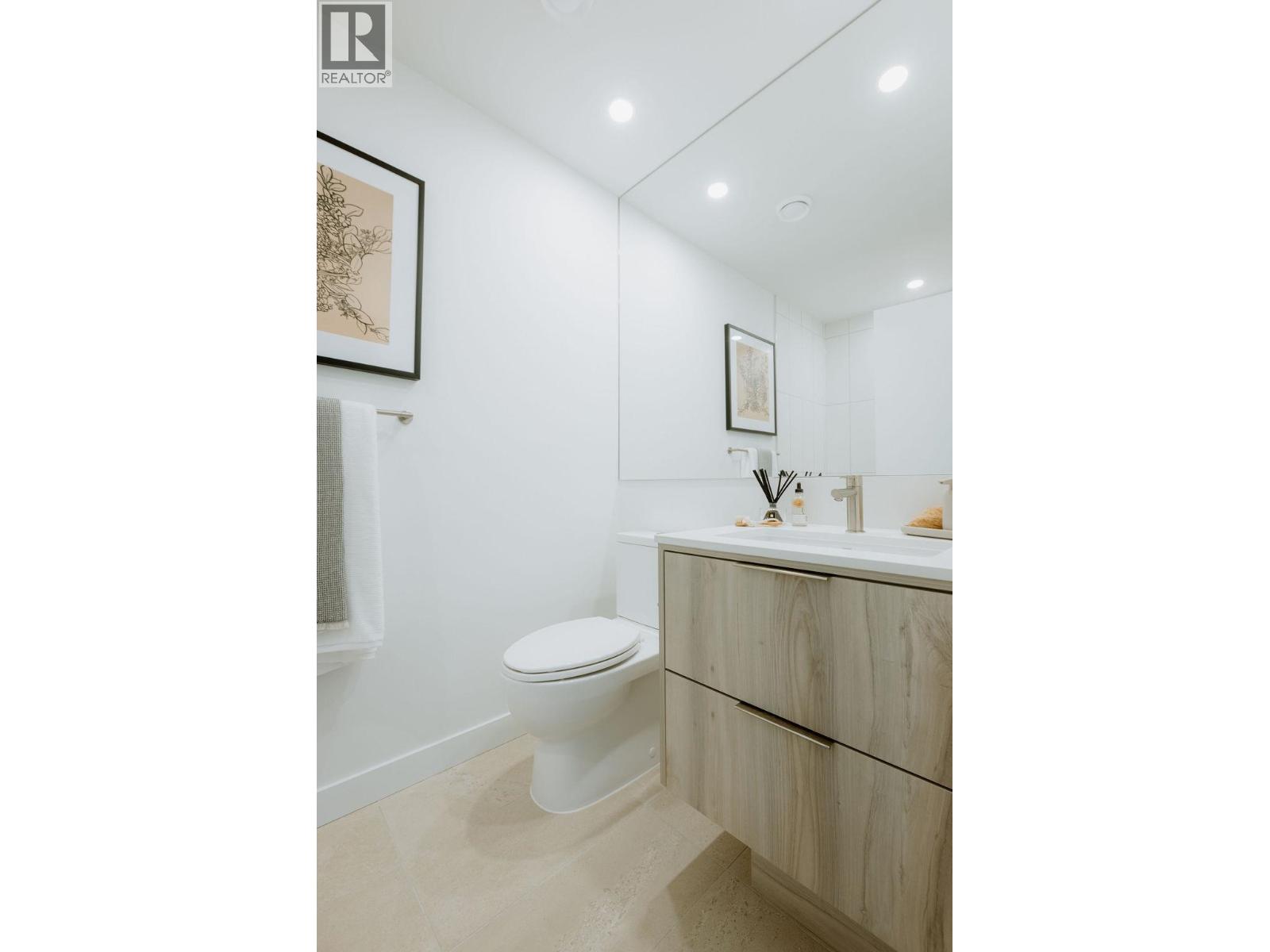 Photo 9 of 102 3594 Malsum Drive, North Vancouver BC