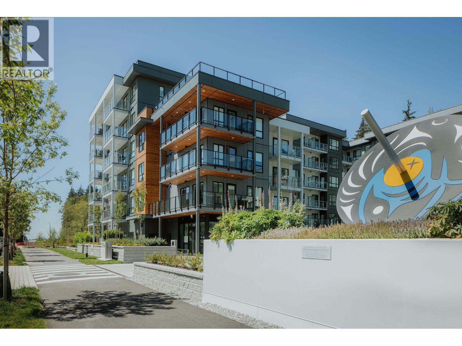 Photo 2 of 102 3594 Malsum Drive, North Vancouver BC