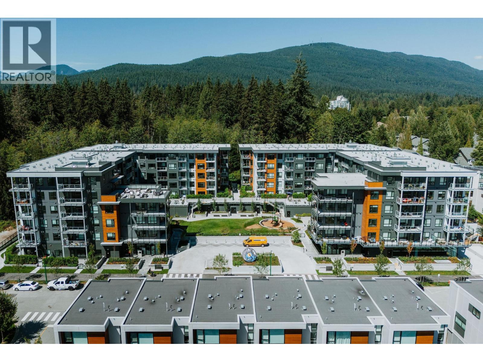 Photo 1 of 102 3594 Malsum Drive, North Vancouver BC