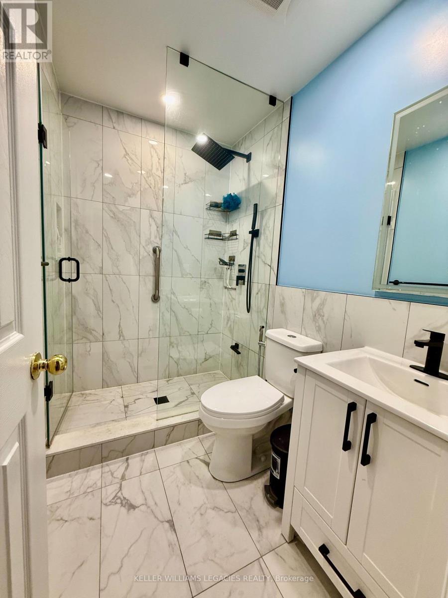 Photo 8 of 10 2370 Britannia Road W, Mississauga ON