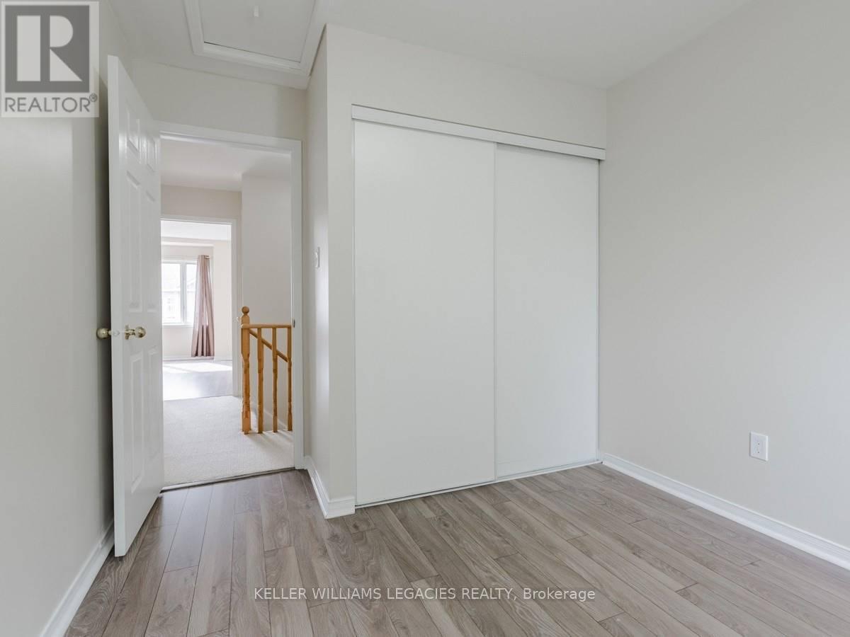Photo 7 of 10 2370 Britannia Road W, Mississauga ON