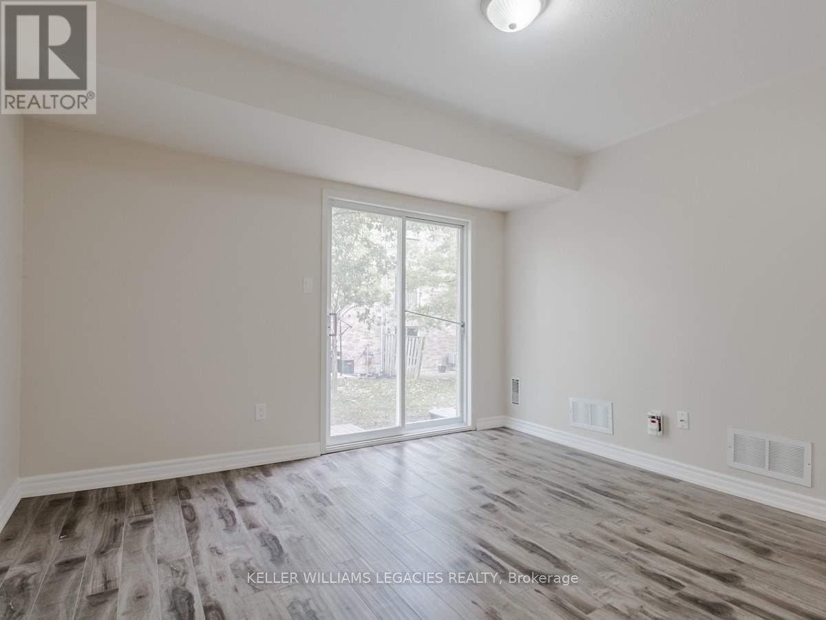 Photo 17 of 10 2370 Britannia Road W, Mississauga ON