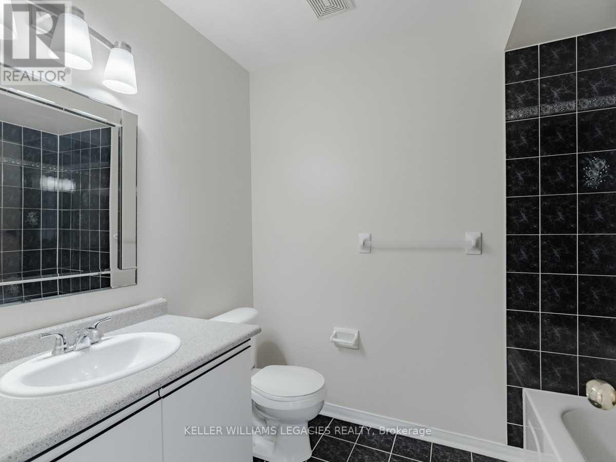 Photo 13 of 10 2370 Britannia Road W, Mississauga ON