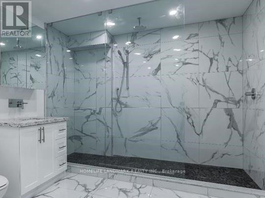Photo 3 of 428 Sandmere Place, Oakville ON