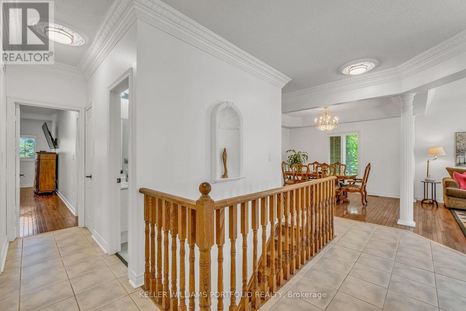 Photo 2 of 8 Vista View Court, Caledon ON