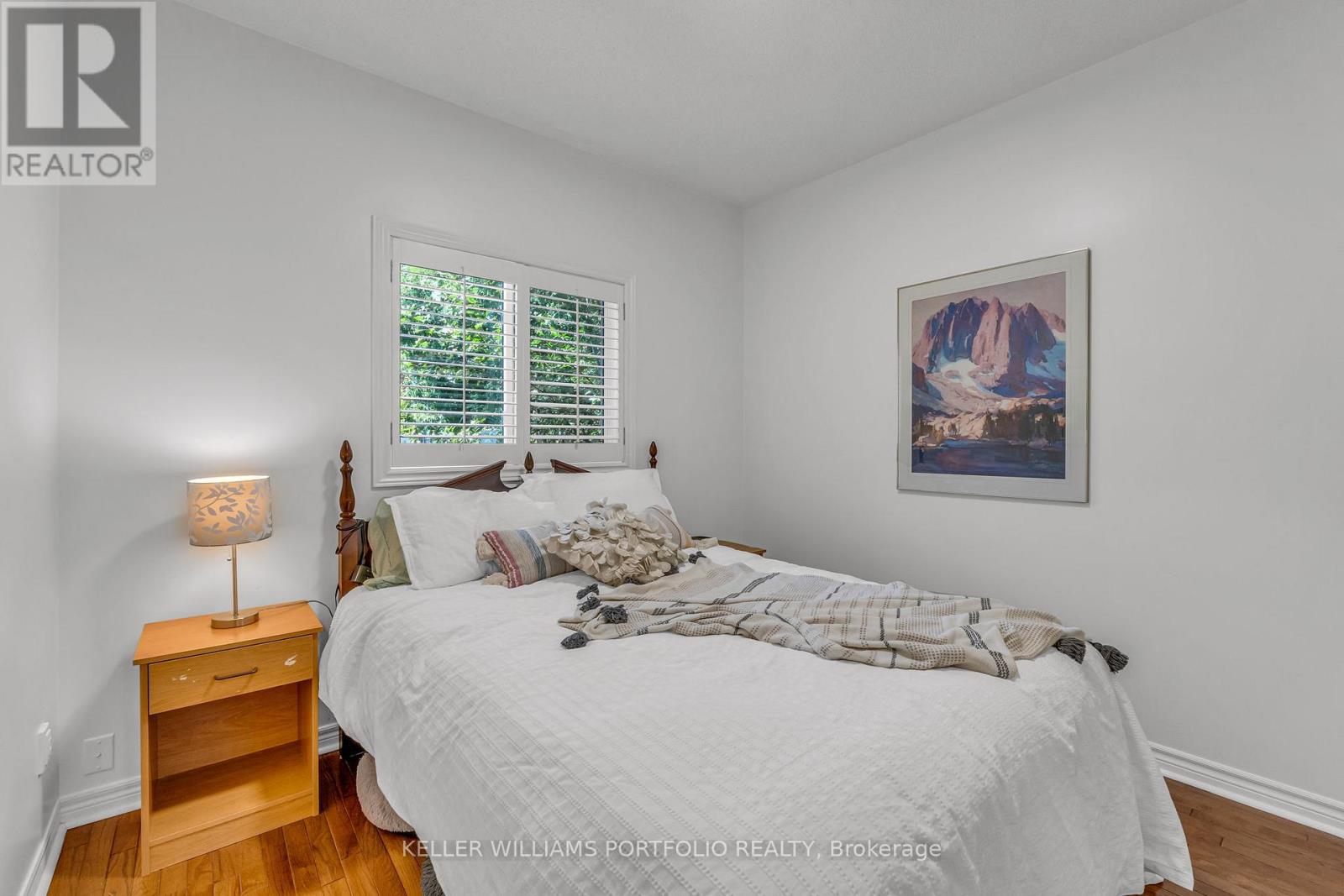 Photo 4 of 8 Vista View Court, Caledon ON