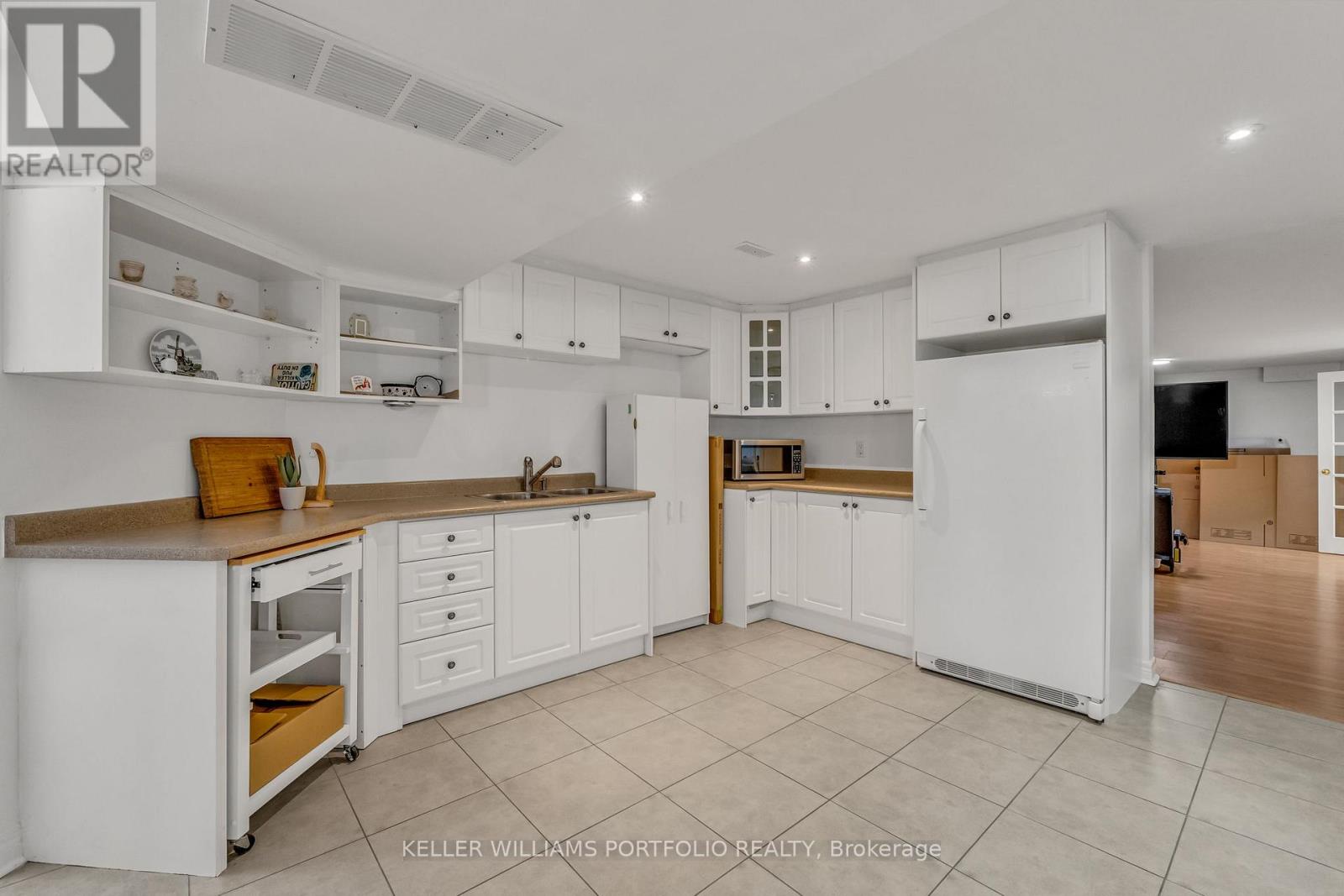 Photo 14 of 8 Vista View Court, Caledon ON
