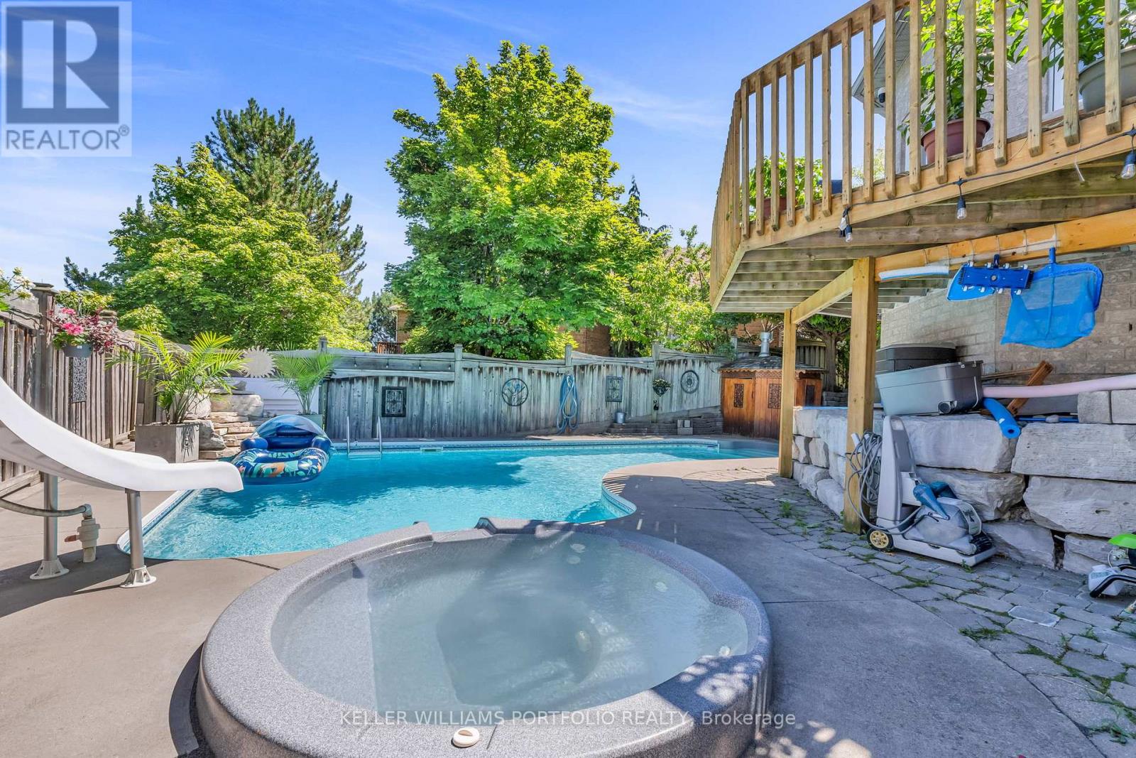 Photo 17 of 8 Vista View Court, Caledon ON