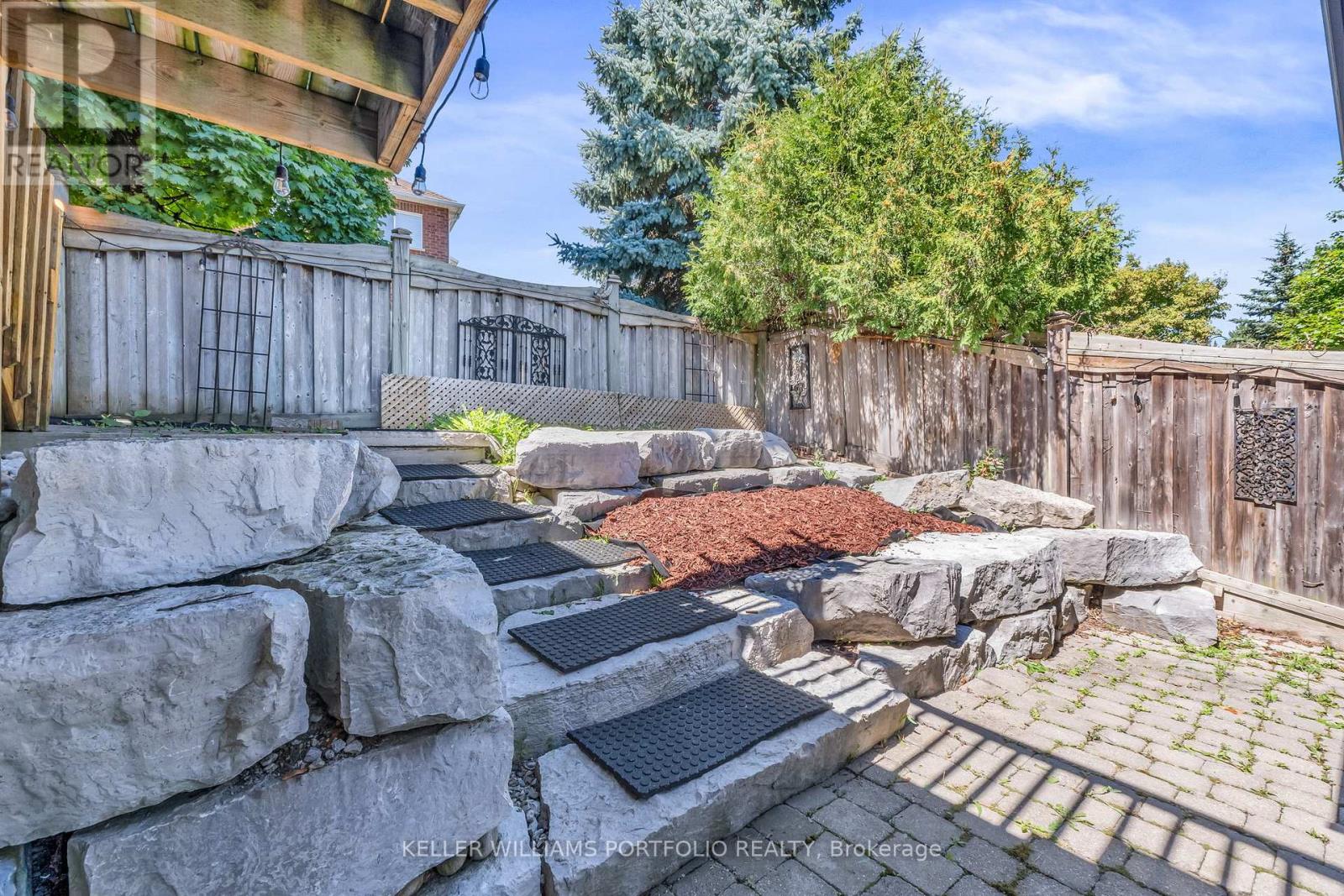 Photo 22 of 8 Vista View Court, Caledon ON