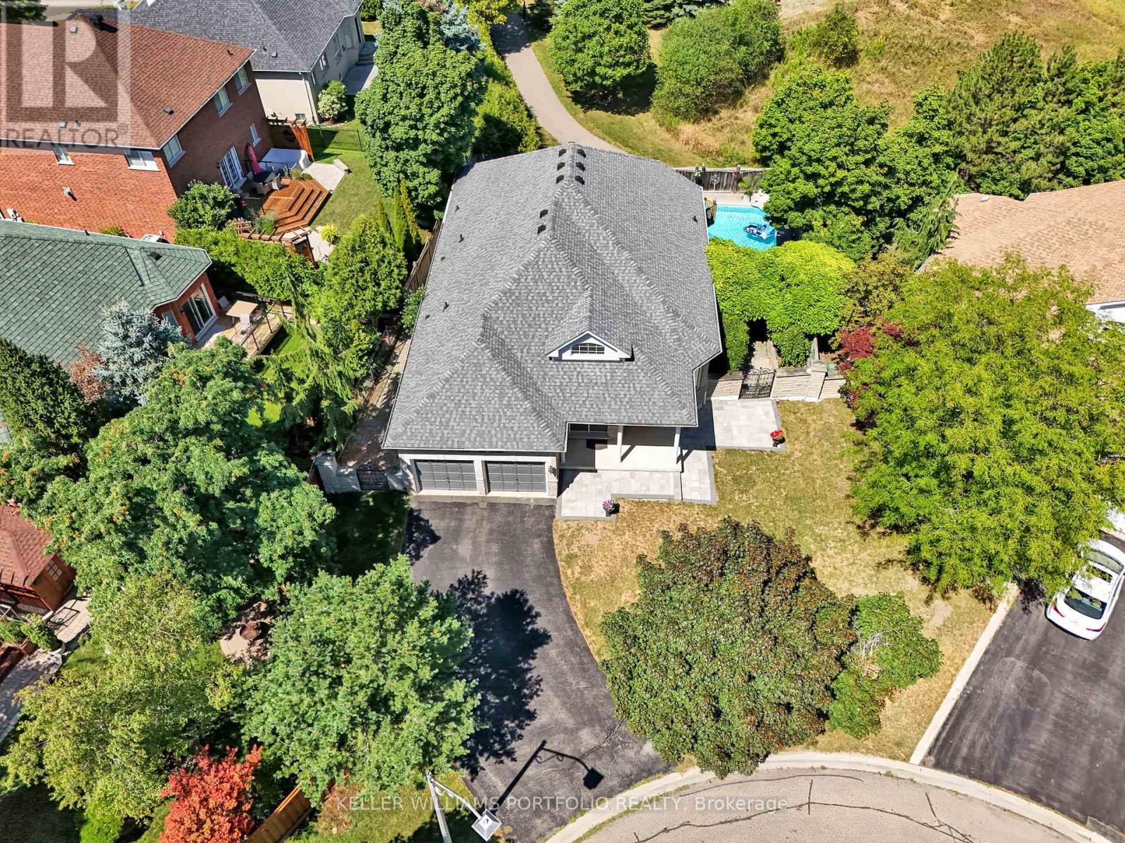 Photo 5 of 8 Vista View Court, Caledon ON