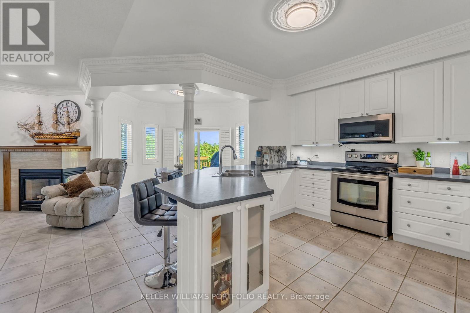 Photo 13 of 8 Vista View Court, Caledon ON