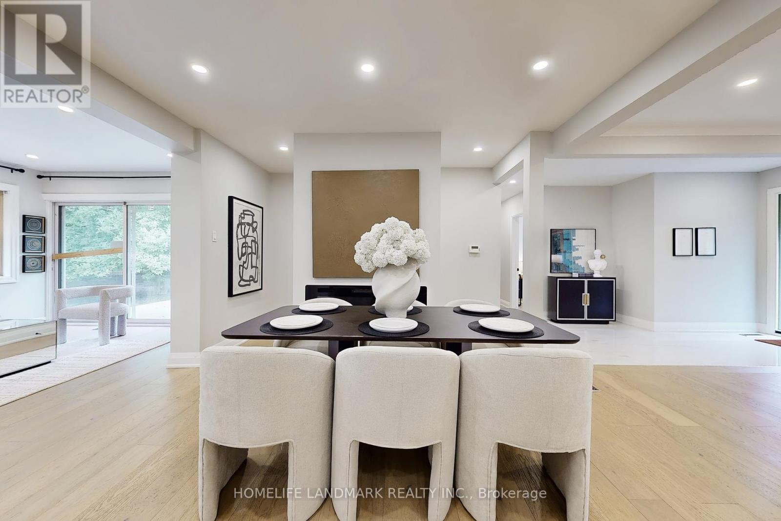 Photo 9 of 456 Chamberlain Lane, Oakville ON