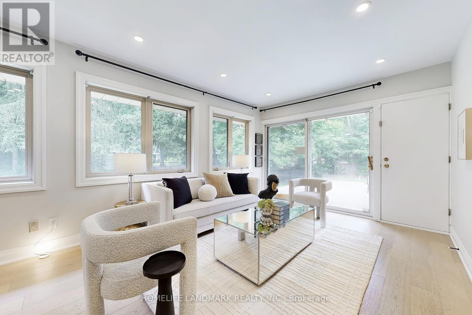 Photo 11 of 456 Chamberlain Lane, Oakville ON