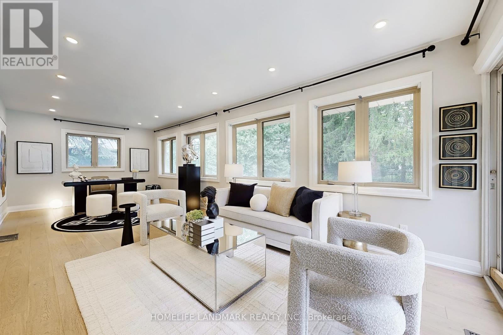 Photo 23 of 456 Chamberlain Lane, Oakville ON