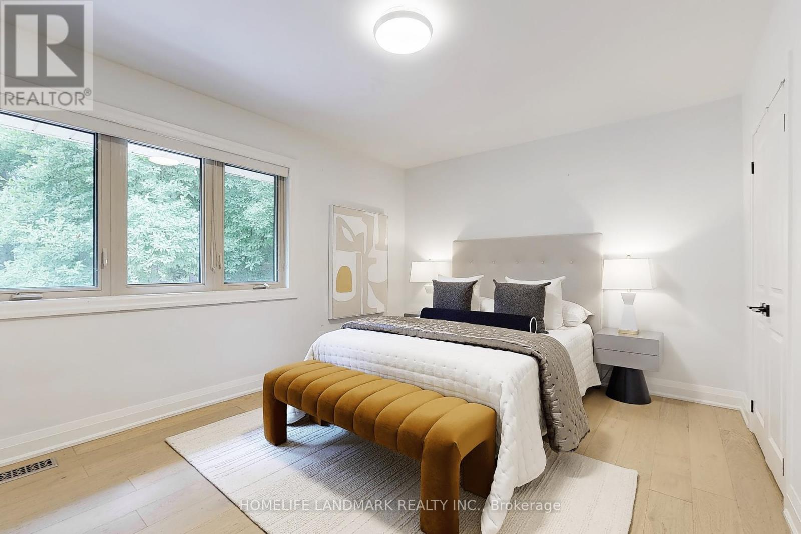 Photo 47 of 456 Chamberlain Lane, Oakville ON