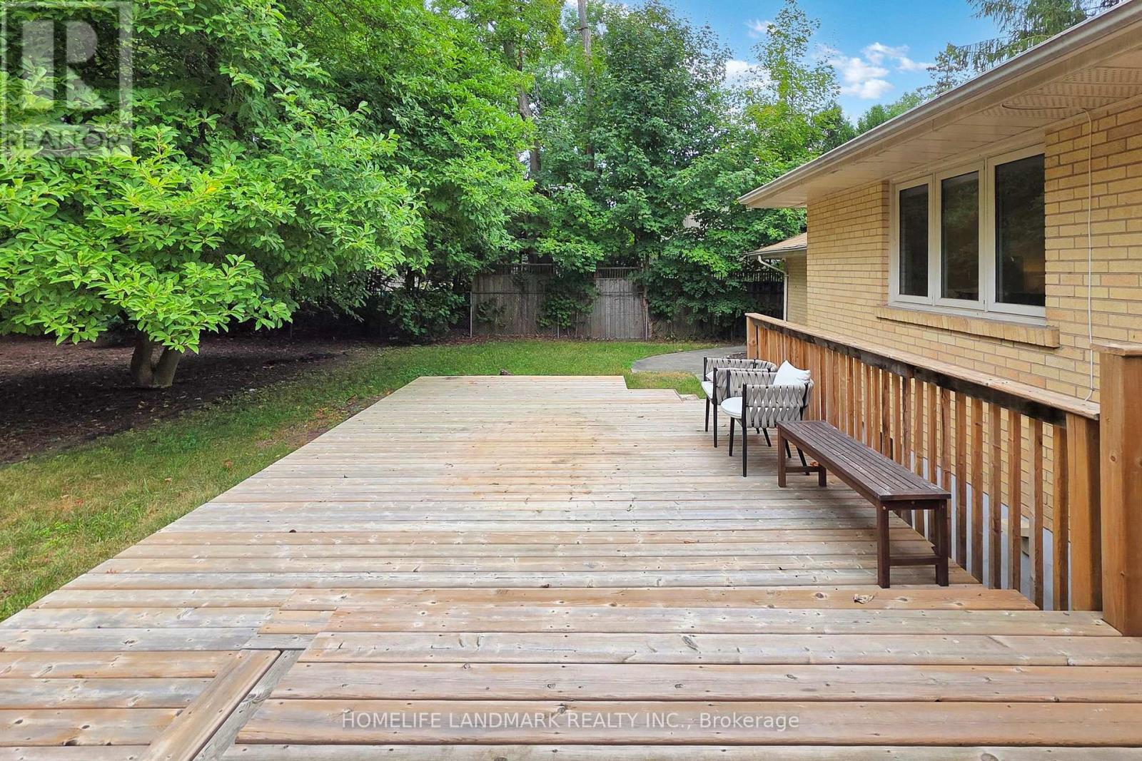 Photo 32 of 456 Chamberlain Lane, Oakville ON