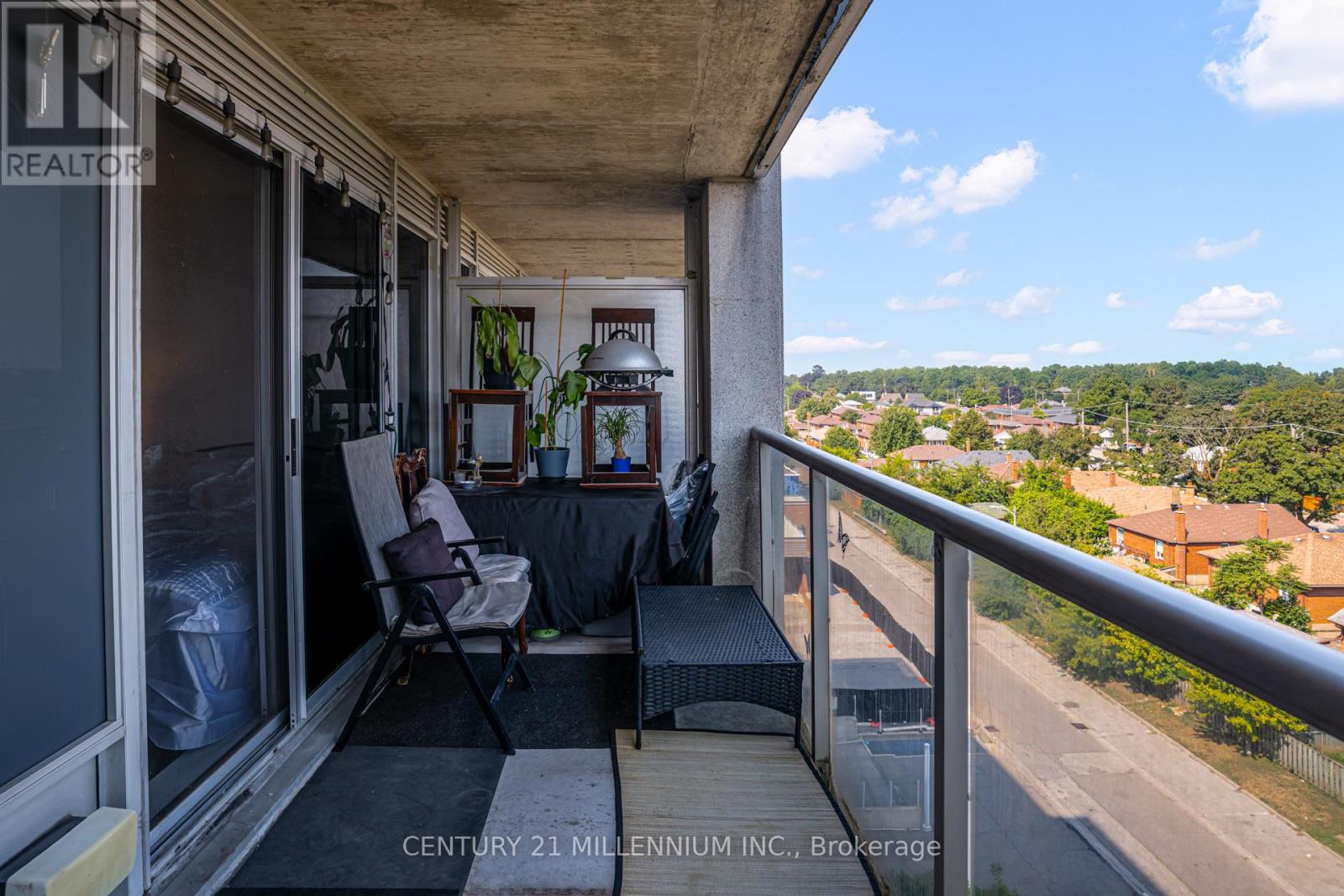 Photo 6 of 615 1050 The Queensway, Toronto ON