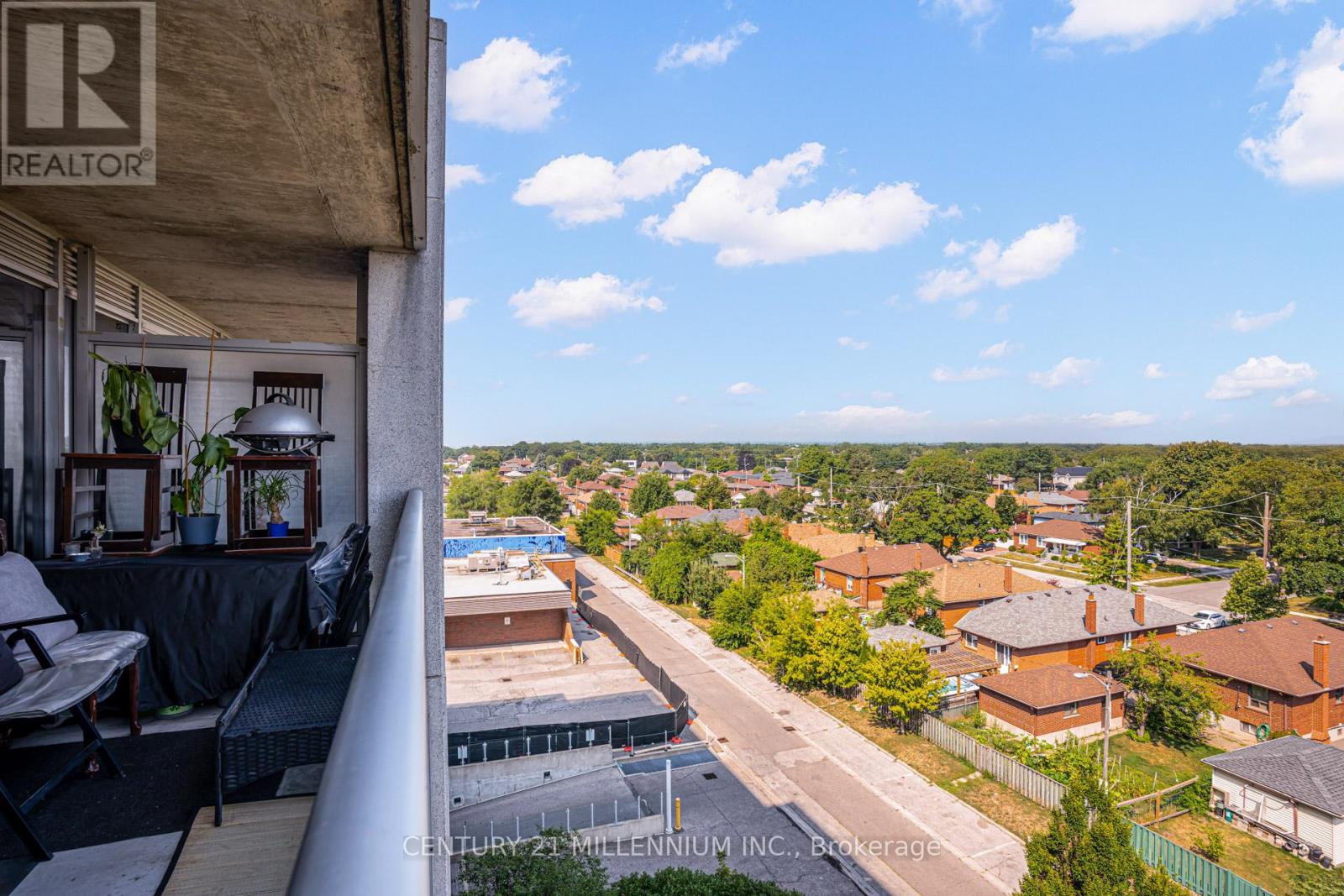 Photo 17 of 615 1050 The Queensway, Toronto ON