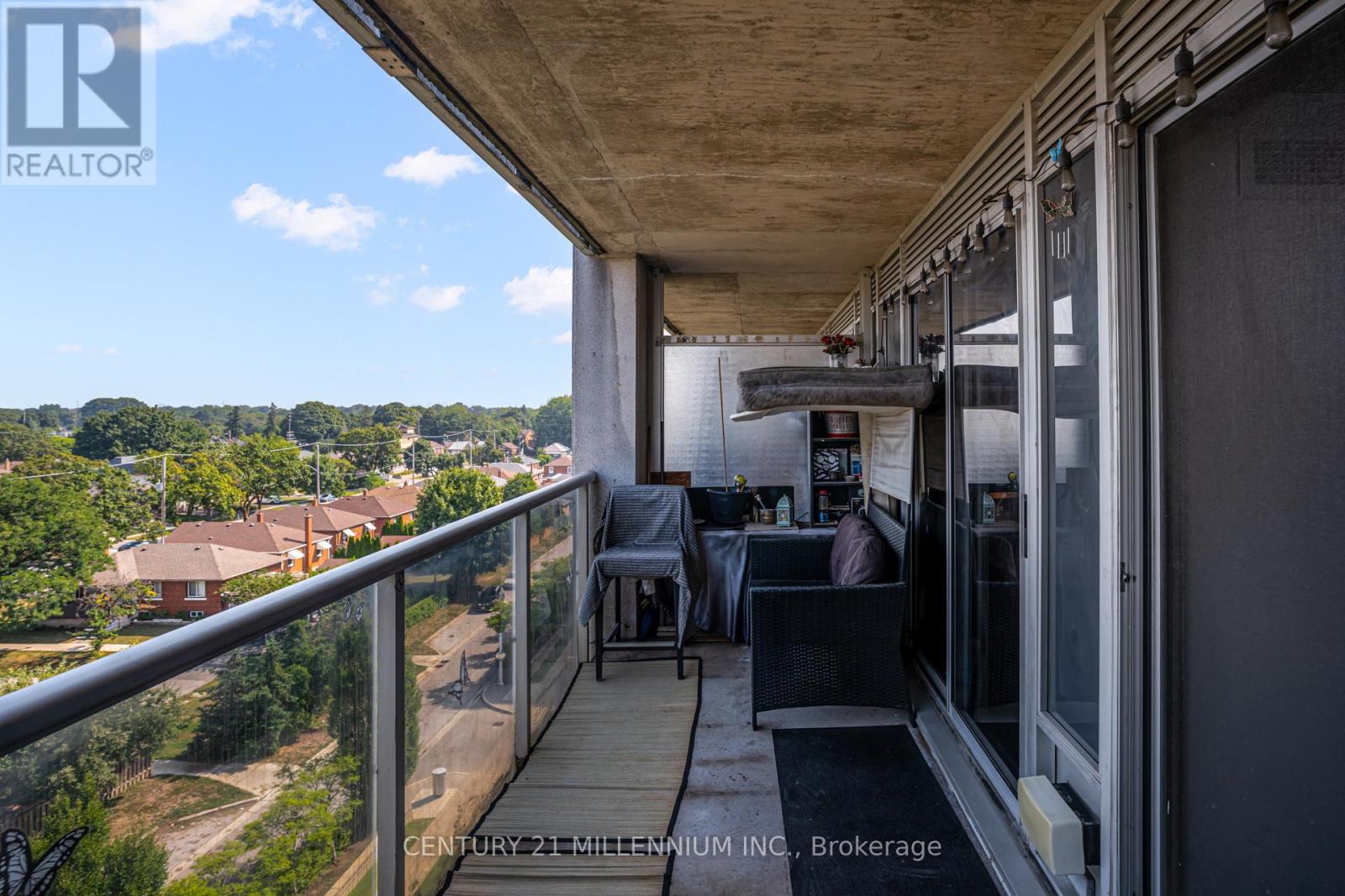 Photo 19 of 615 1050 The Queensway, Toronto ON