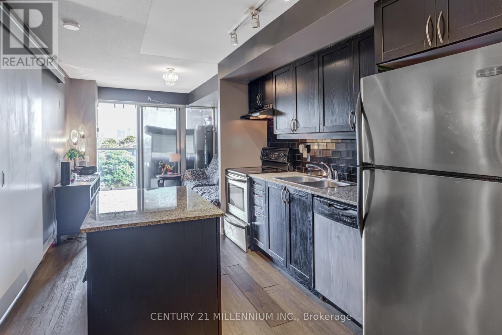 Photo 29 of 615 1050 The Queensway, Toronto ON
