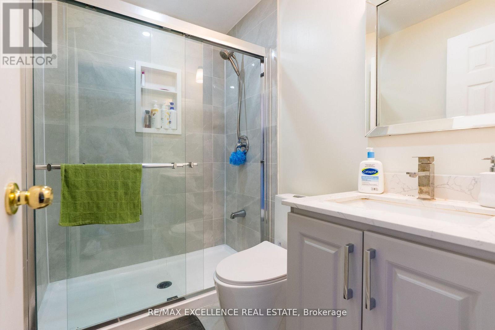 Photo 20 of 55 Rushmore Crescent, Brampton ON