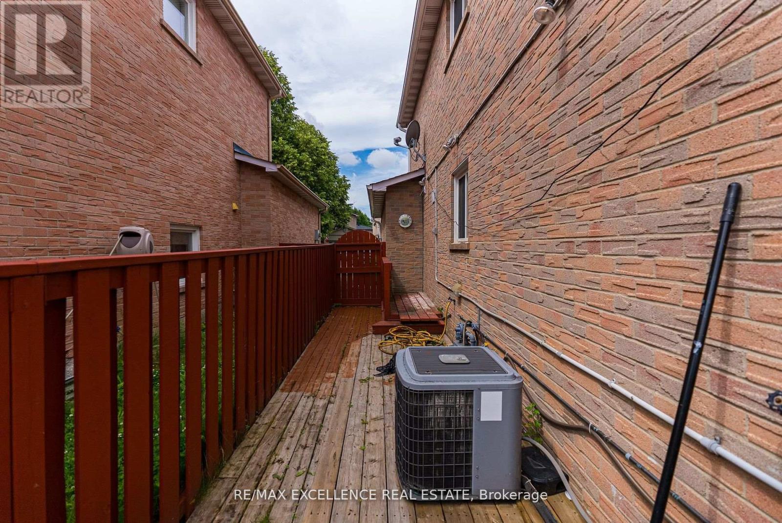 Photo 24 of 55 Rushmore Crescent, Brampton ON
