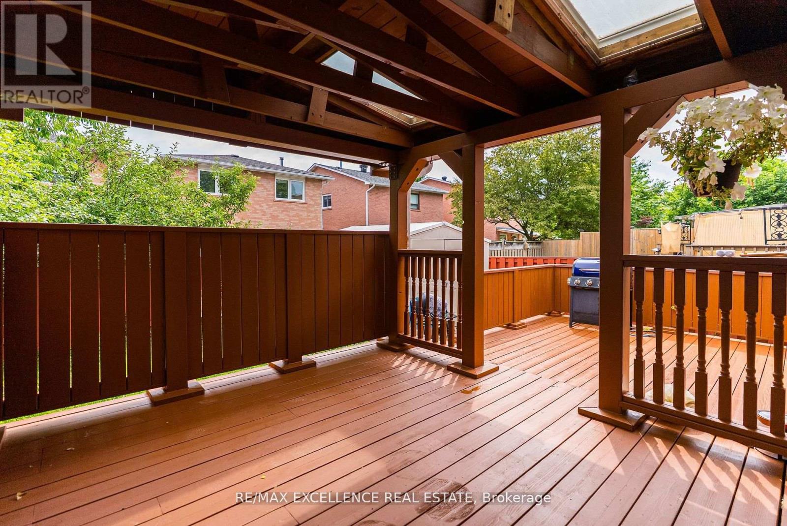 Photo 27 of 55 Rushmore Crescent, Brampton ON