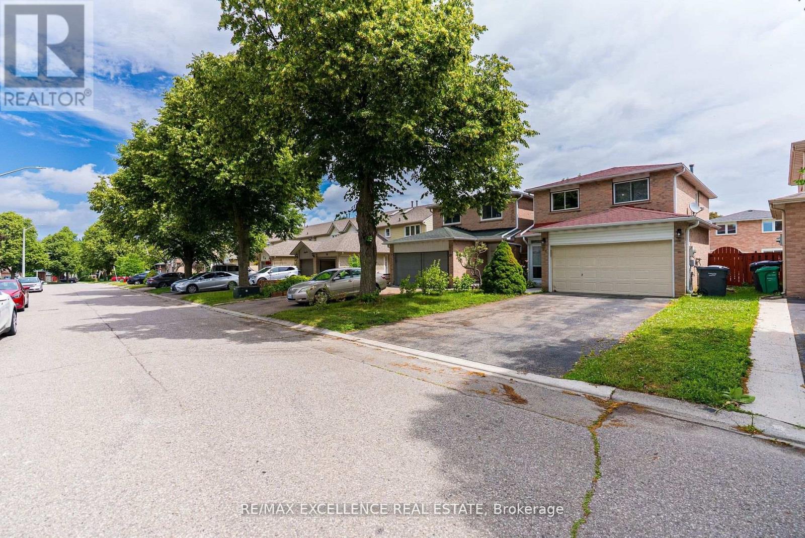 Photo 32 of 55 Rushmore Crescent, Brampton ON