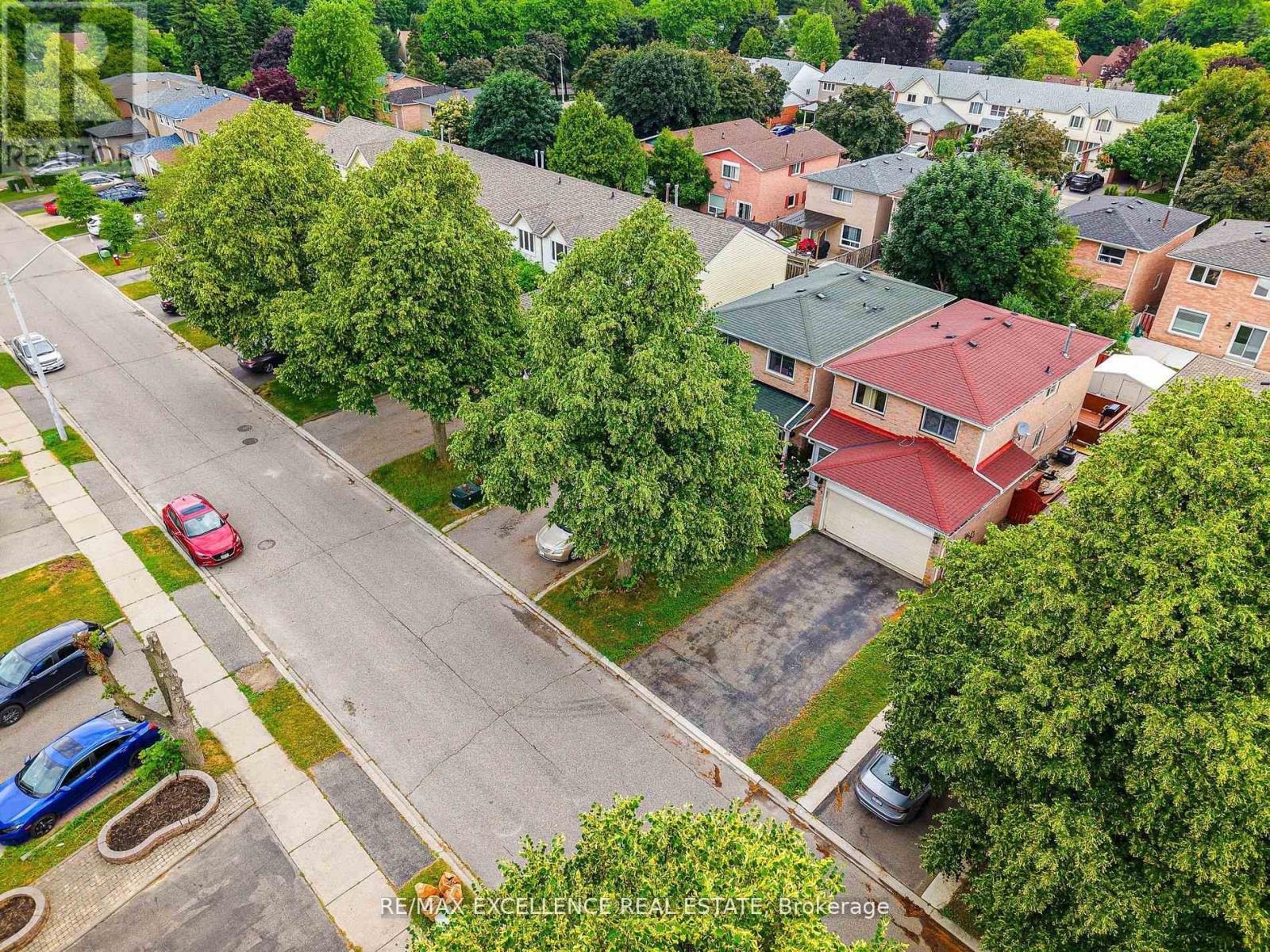Photo 35 of 55 Rushmore Crescent, Brampton ON
