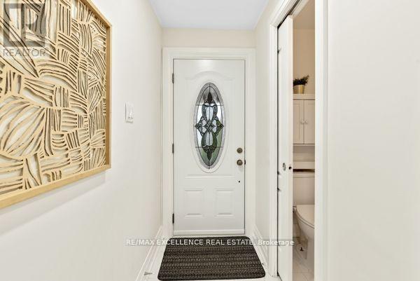 Photo 4 of 55 Rushmore Crescent, Brampton ON