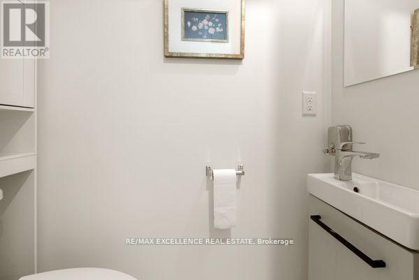 Photo 5 of 55 Rushmore Crescent, Brampton ON