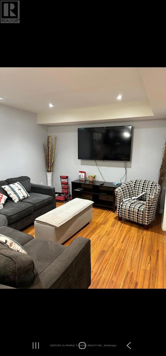 Photo 4 of Bsmt 3685 Waterfall Crescent, Mississauga ON