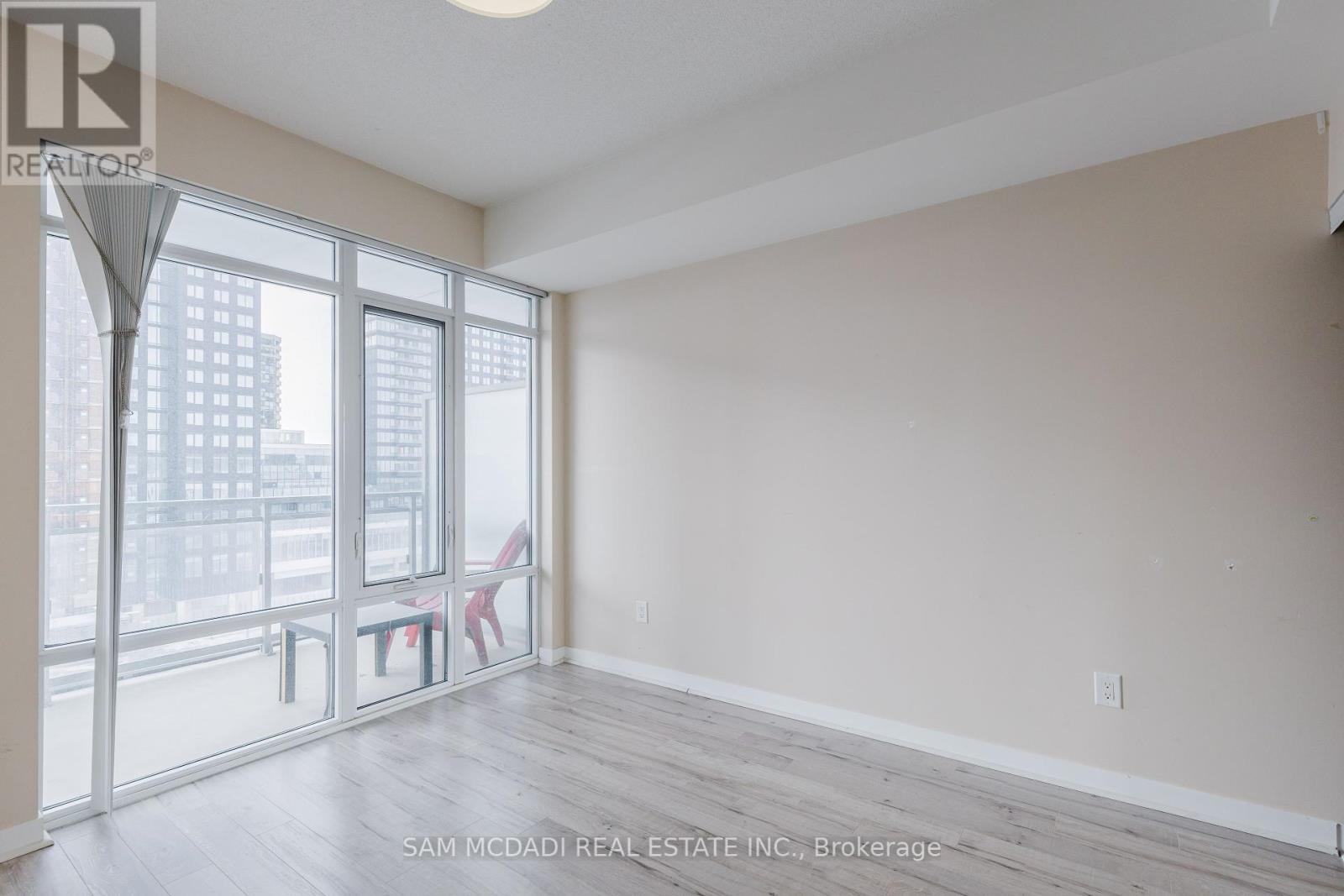 Photo 9 of 707 360 Square One Drive N, Mississauga ON