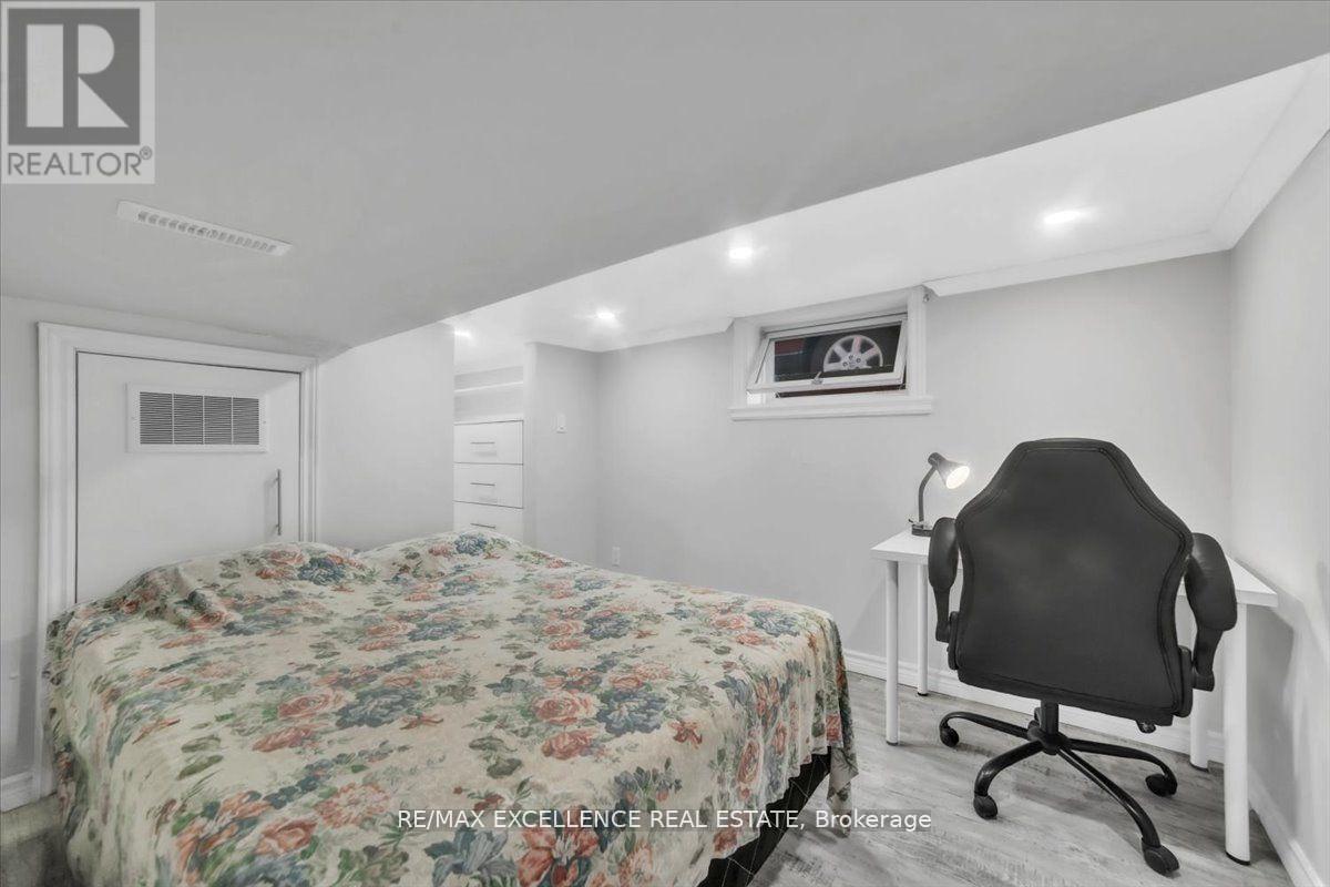 Photo 12 of 626 Downie Street, Peterborough Central ON