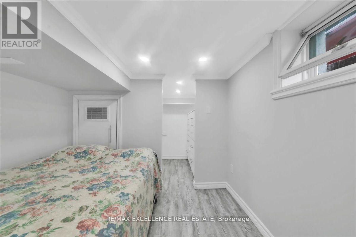 Photo 30 of 626 Downie Street, Peterborough Central ON
