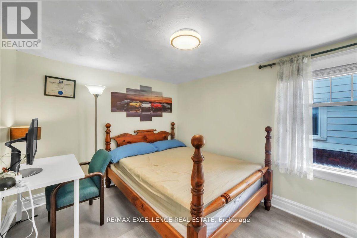 Photo 27 of 626 Downie Street, Peterborough Central ON