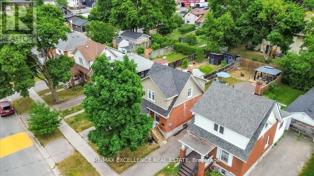 Photo 3 of 626 Downie Street, Peterborough Central ON