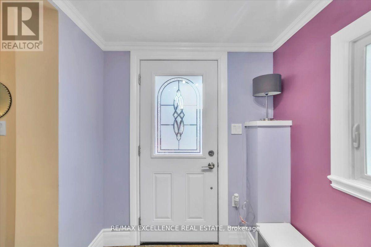 Photo 20 of 626 Downie Street, Peterborough Central ON