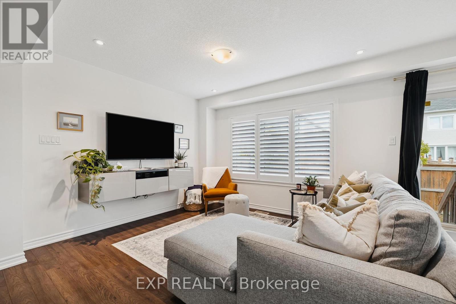 Photo 10 of 242 Waterbrook Lane, Kitchener ON