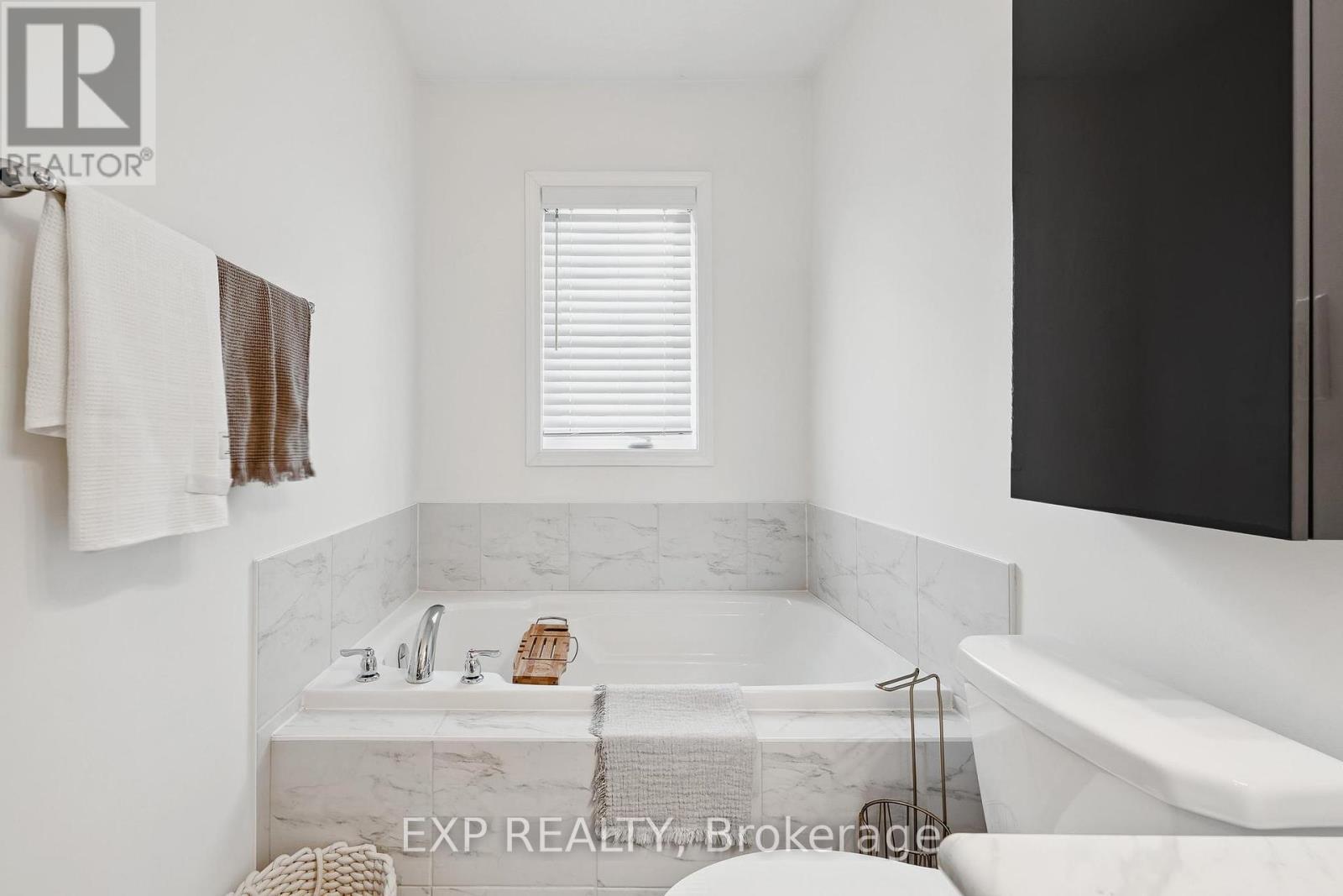 Photo 18 of 242 Waterbrook Lane, Kitchener ON
