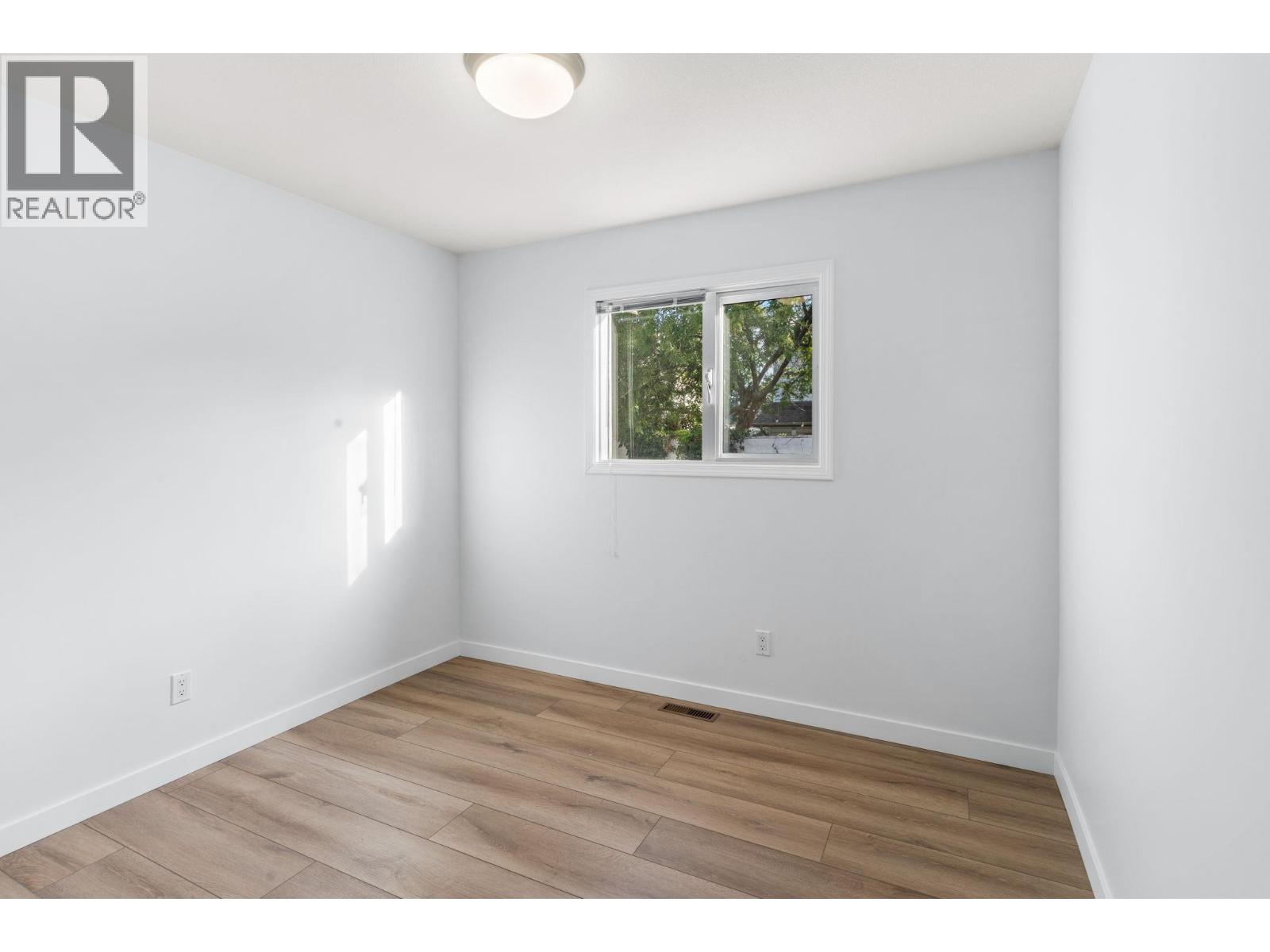 Photo 17 of 2050 Zinnia Road, Kelowna BC
