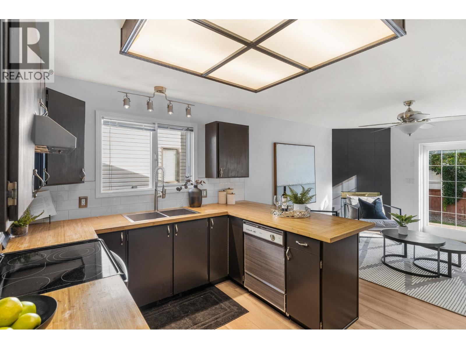 Photo 9 of 2050 Zinnia Road, Kelowna BC