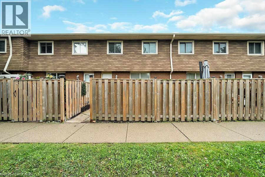 Photo 8 of 1015 Upper Gage Avenue Unit 4, Hamilton ON