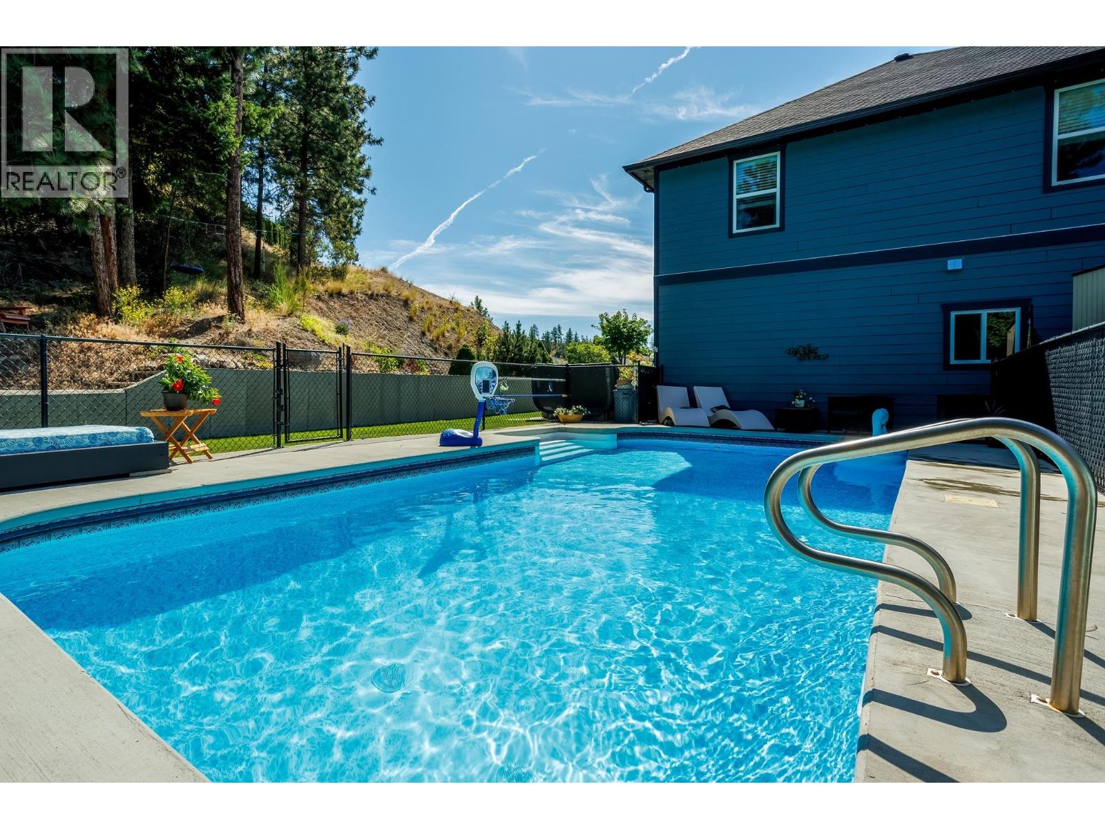  2052 Sunview Drive, West Kelowna