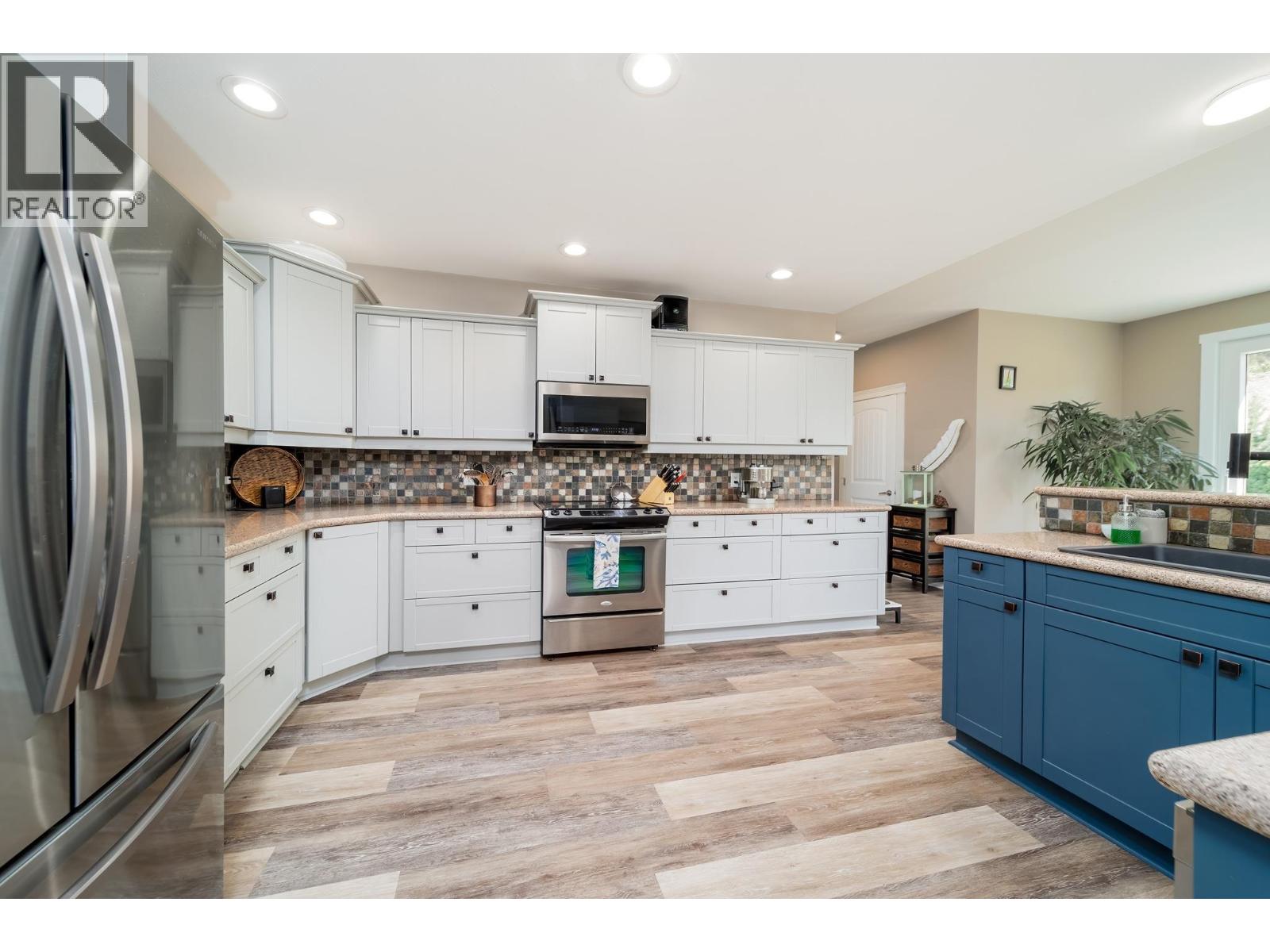  2052 Sunview Drive, West Kelowna