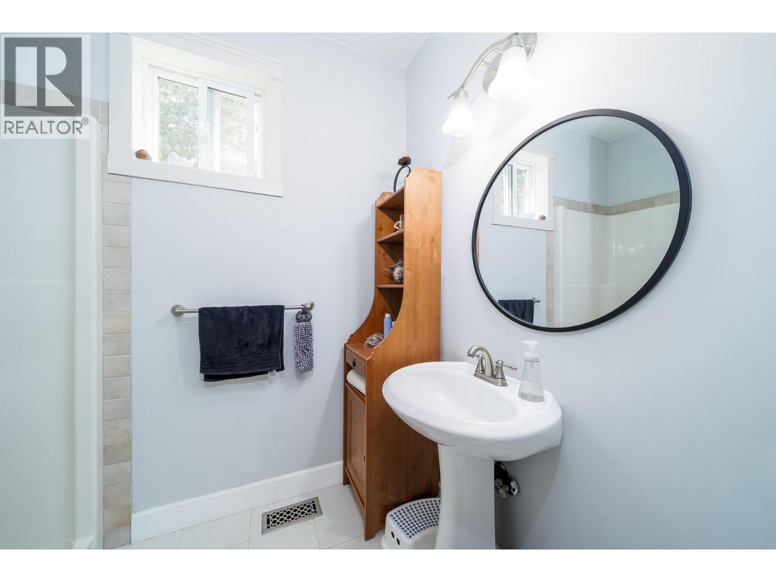  2052 Sunview Drive, West Kelowna