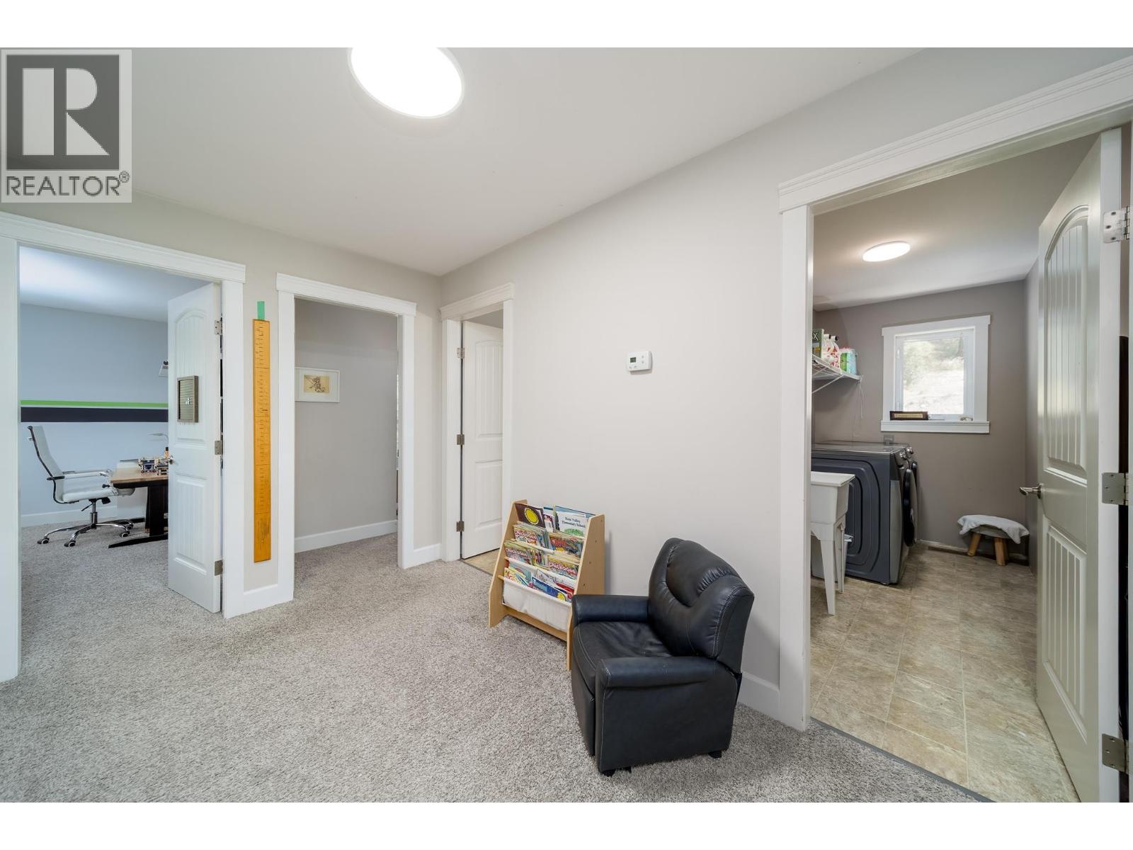 2052 Sunview Drive, West Kelowna