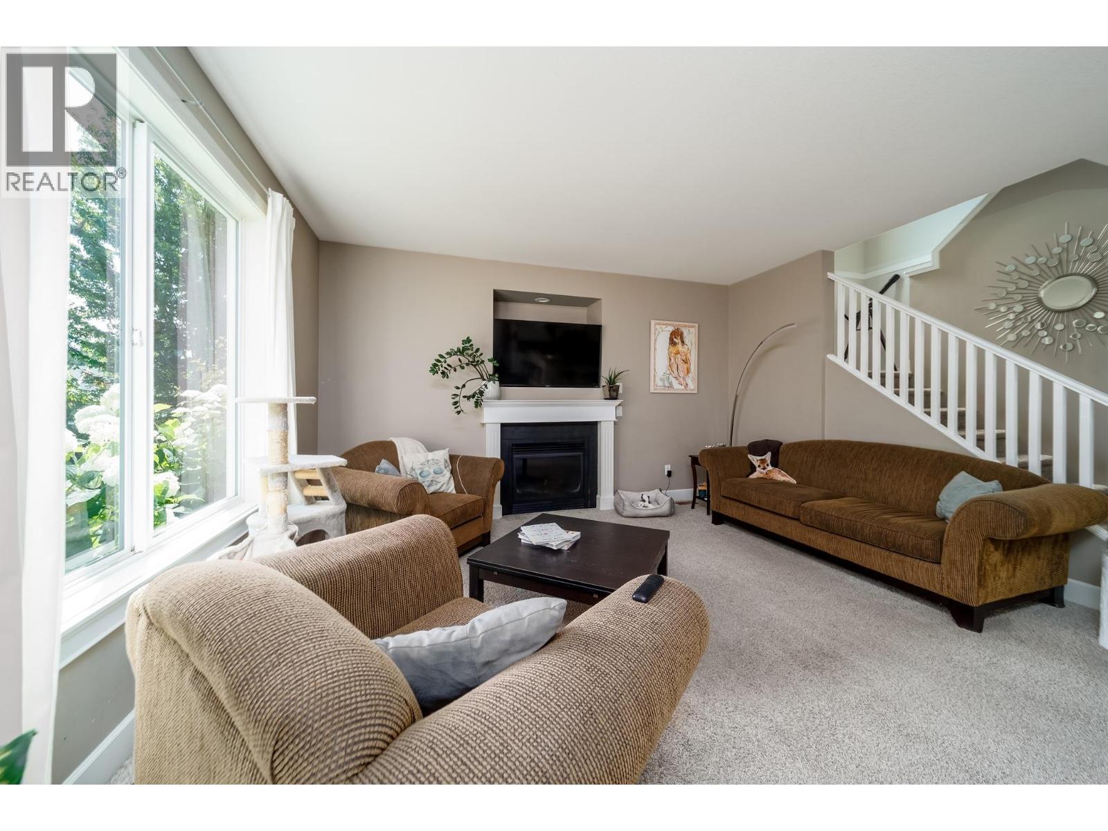  2052 Sunview Drive, West Kelowna