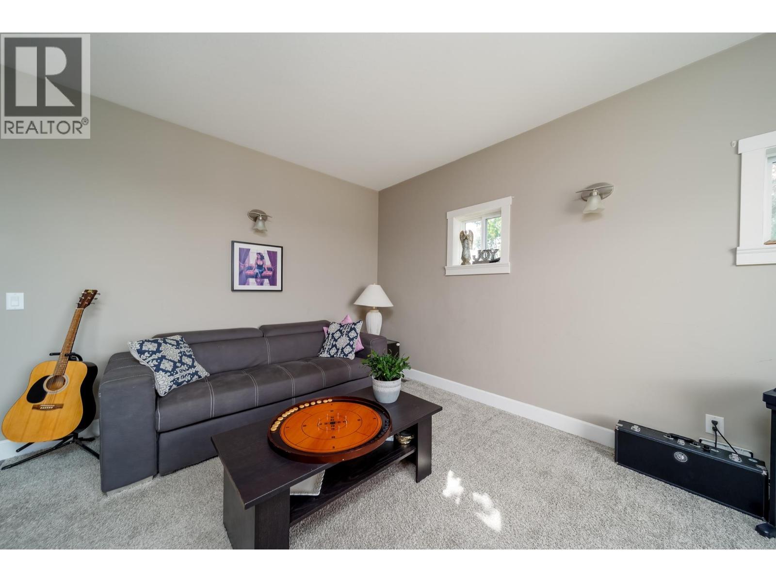  2052 Sunview Drive, West Kelowna